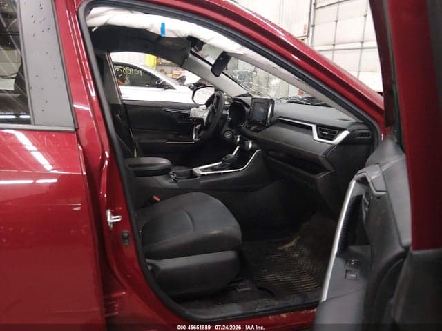 2020 TOYOTA RAV4 LE 5