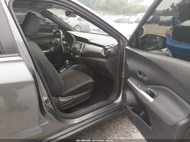 2020 NISSAN KICKS SV XTRONIC CVT 5
