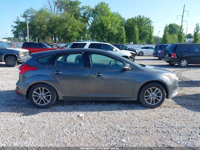 2017 FORD FOCUS SE 13