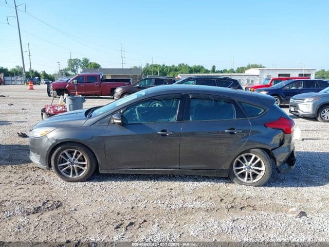 2017 FORD FOCUS SE 14