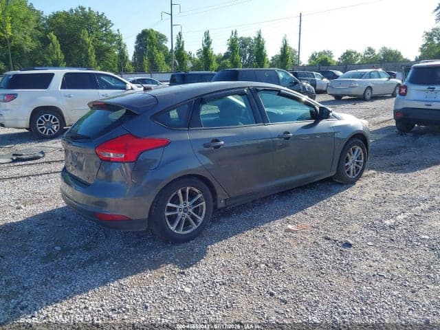2017 FORD FOCUS SE 4