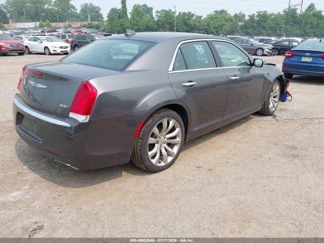 2019 CHRYSLER 300 LIMITED 4