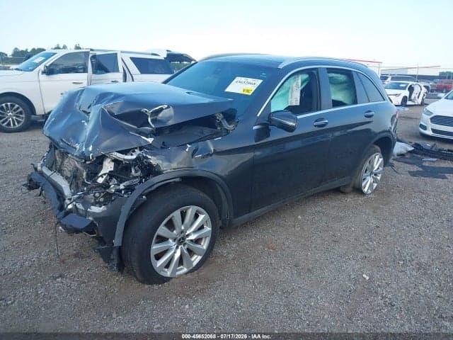 2020 MERCEDES-BENZ GLC 300 2