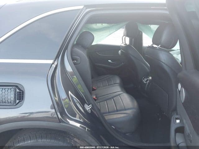 2020 MERCEDES-BENZ GLC 300 8