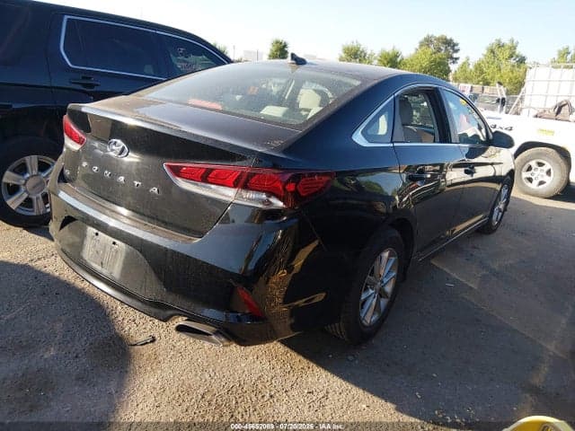 2018 HYUNDAI SONATA SE 4