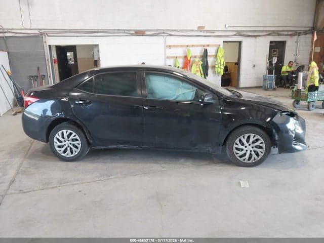 2017 TOYOTA COROLLA LE 13