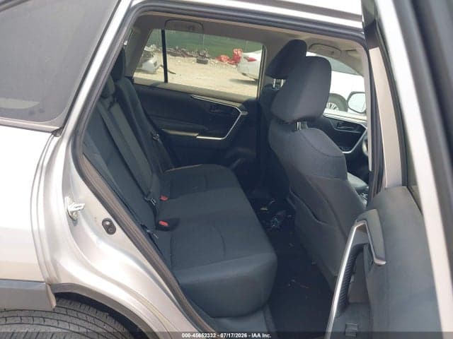2019 TOYOTA RAV4 LE 8