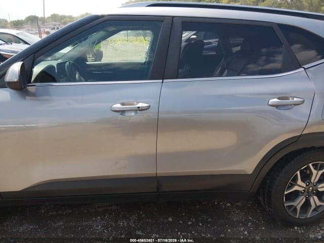 2021 KIA SELTOS EX 13