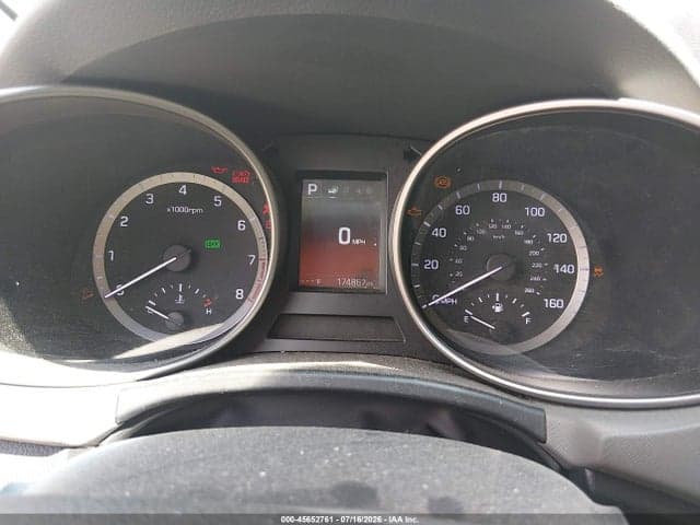 2017 HYUNDAI SANTA FE SE 8