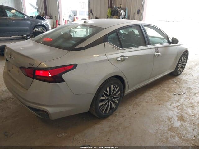 2023 NISSAN ALTIMA SV FWD 4