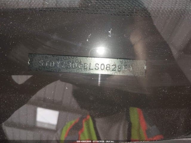 2020 TOYOTA SIENNA XLE 9