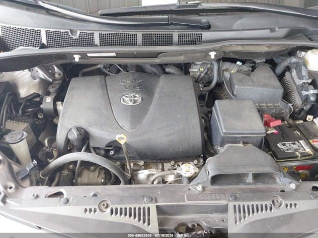 2020 TOYOTA SIENNA XLE 10
