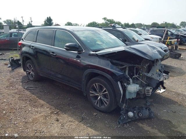2018 TOYOTA HIGHLANDER LE 1