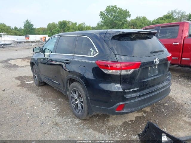 2018 TOYOTA HIGHLANDER LE 3