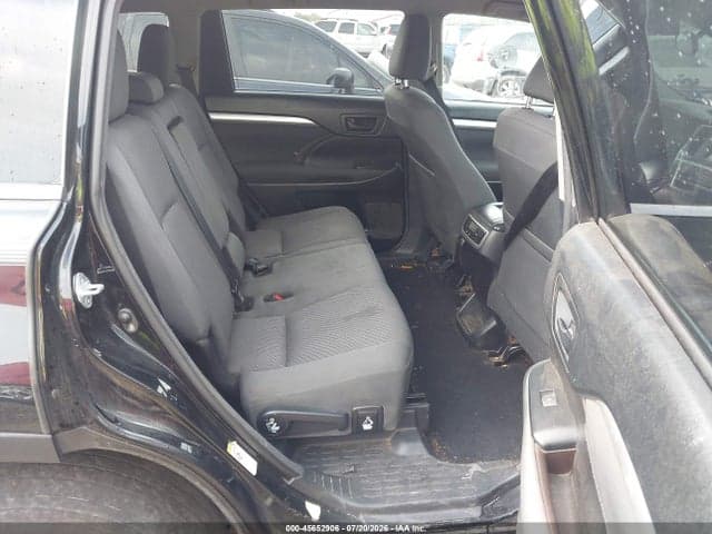 2018 TOYOTA HIGHLANDER LE 8