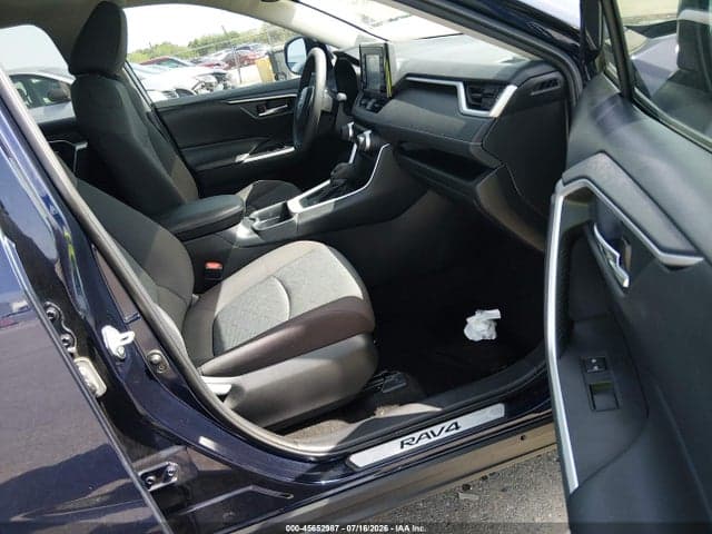 2021 TOYOTA RAV4 XLE 5