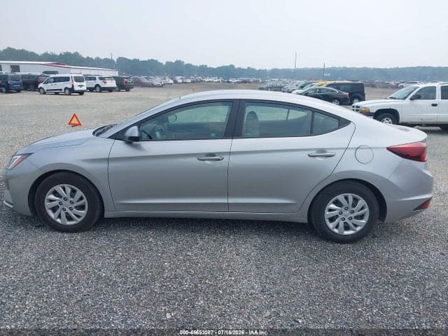 2020 HYUNDAI ELANTRA SE 17
