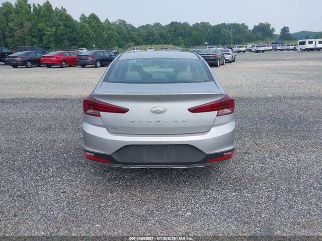 2020 HYUNDAI ELANTRA SE 19
