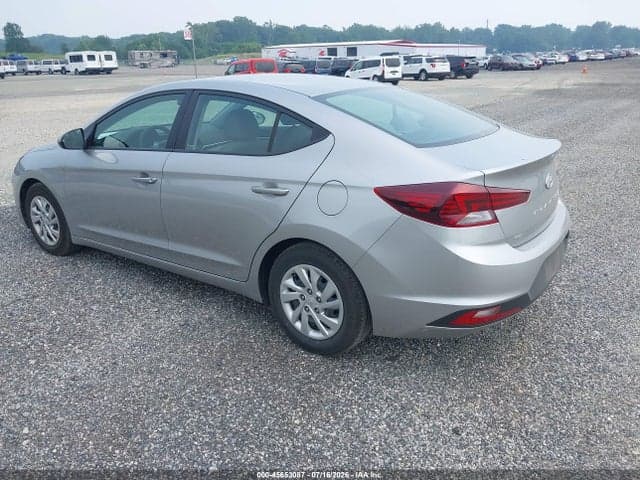 2020 HYUNDAI ELANTRA SE 3