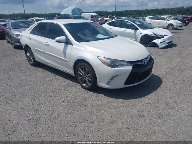 2017 TOYOTA CAMRY SE 1