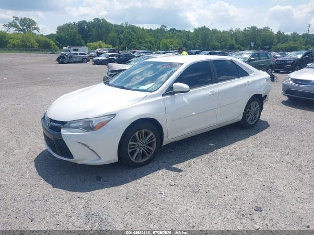 2017 TOYOTA CAMRY SE 2