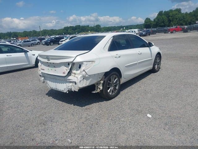 2017 TOYOTA CAMRY SE 4