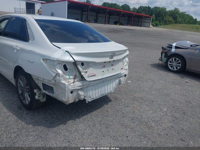 2017 TOYOTA CAMRY SE 6