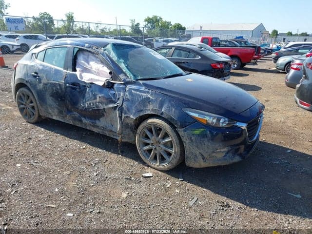 2018 MAZDA MAZDA3 TOURING 1