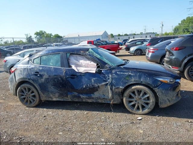 2018 MAZDA MAZDA3 TOURING 12
