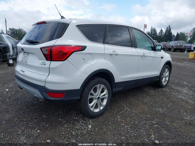 2019 FORD ESCAPE SE 4