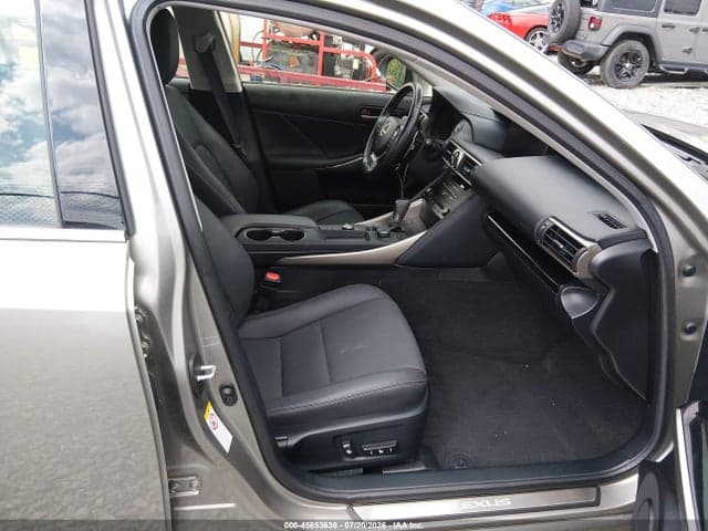 2018 LEXUS IS 300 5