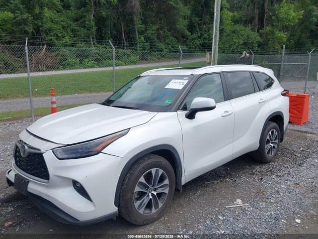 2023 TOYOTA HIGHLANDER XLE 2