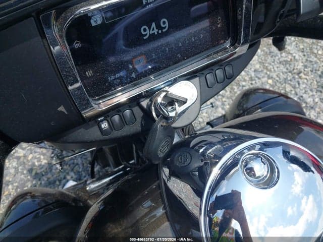 2020 HARLEY-DAVIDSON FLHTCUTG 11