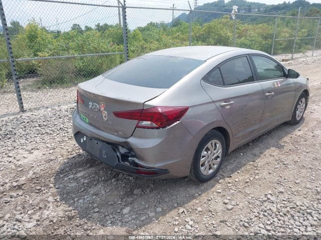 2020 HYUNDAI ELANTRA SE 4
