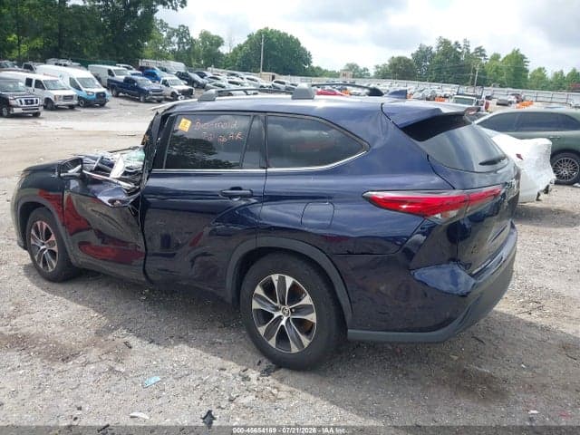 2021 TOYOTA HIGHLANDER XLE 3