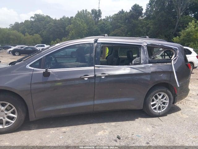 2020 CHRYSLER VOYAGER LXI 6