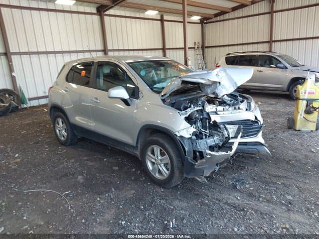2022 CHEVROLET TRAX AWD LS - 1