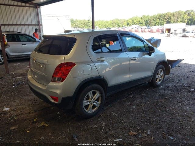2022 CHEVROLET TRAX AWD LS 4