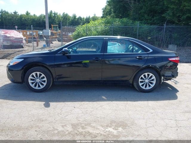 2017 TOYOTA CAMRY LE 14