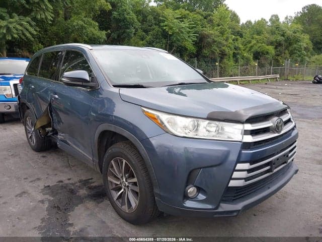 2017 TOYOTA HIGHLANDER XLE 1