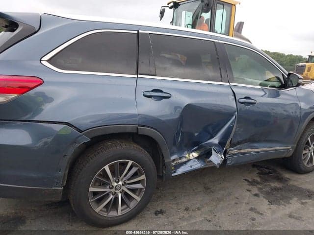 2017 TOYOTA HIGHLANDER XLE 6