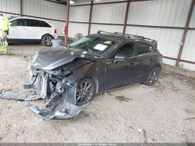 2018 MAZDA MAZDA3 TOURING 2