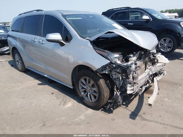 2023 TOYOTA SIENNA XLE 1