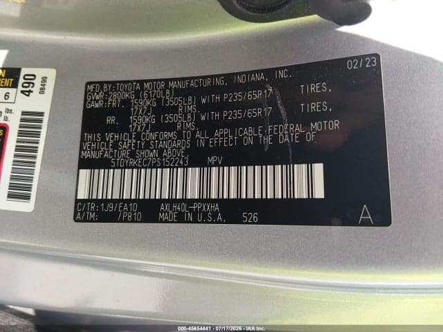 2023 TOYOTA SIENNA XLE 9