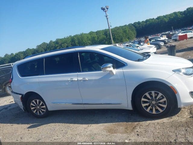 2020 CHRYSLER PACIFICA HYBRID LIMITED 13