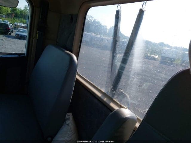 2023 FREIGHTLINER SD122 6