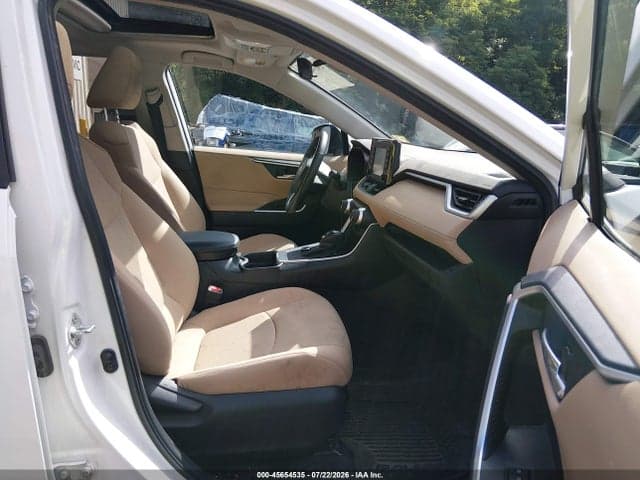 2021 TOYOTA RAV4 HYBRID XLE 5