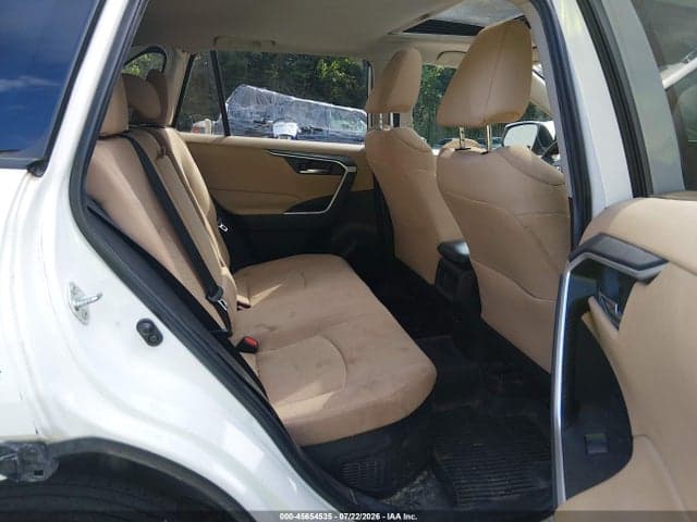 2021 TOYOTA RAV4 HYBRID XLE 8