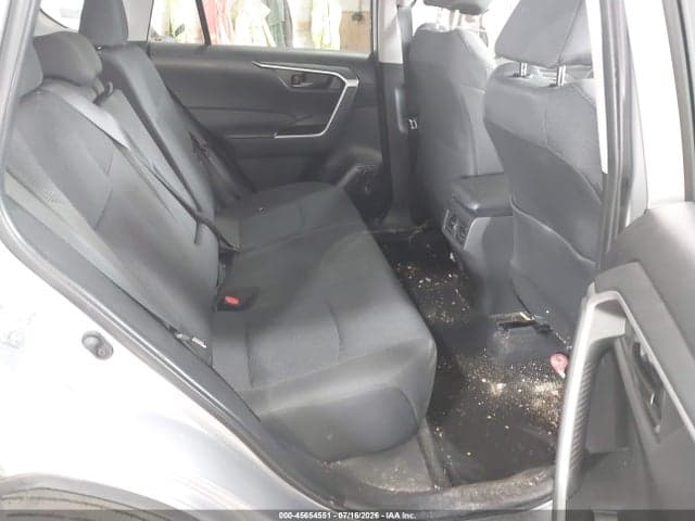 2024 TOYOTA RAV4 LE 8