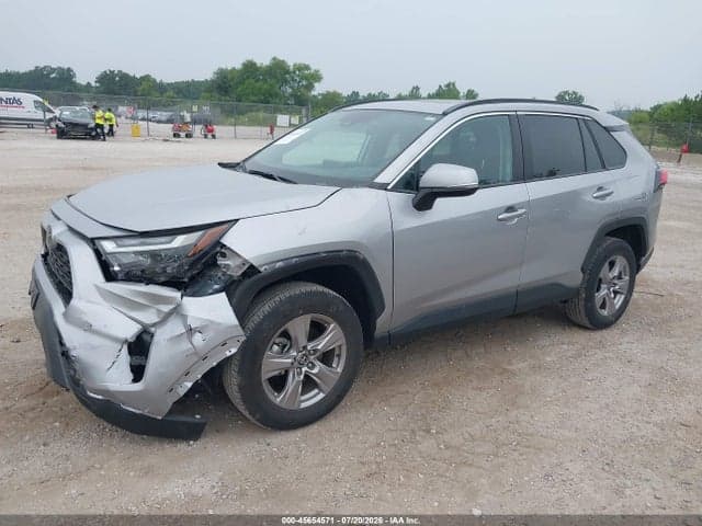2025 TOYOTA RAV4 XLE 2